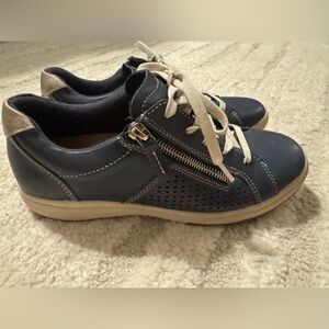 Earth Origins Netta Sneaker 7.5